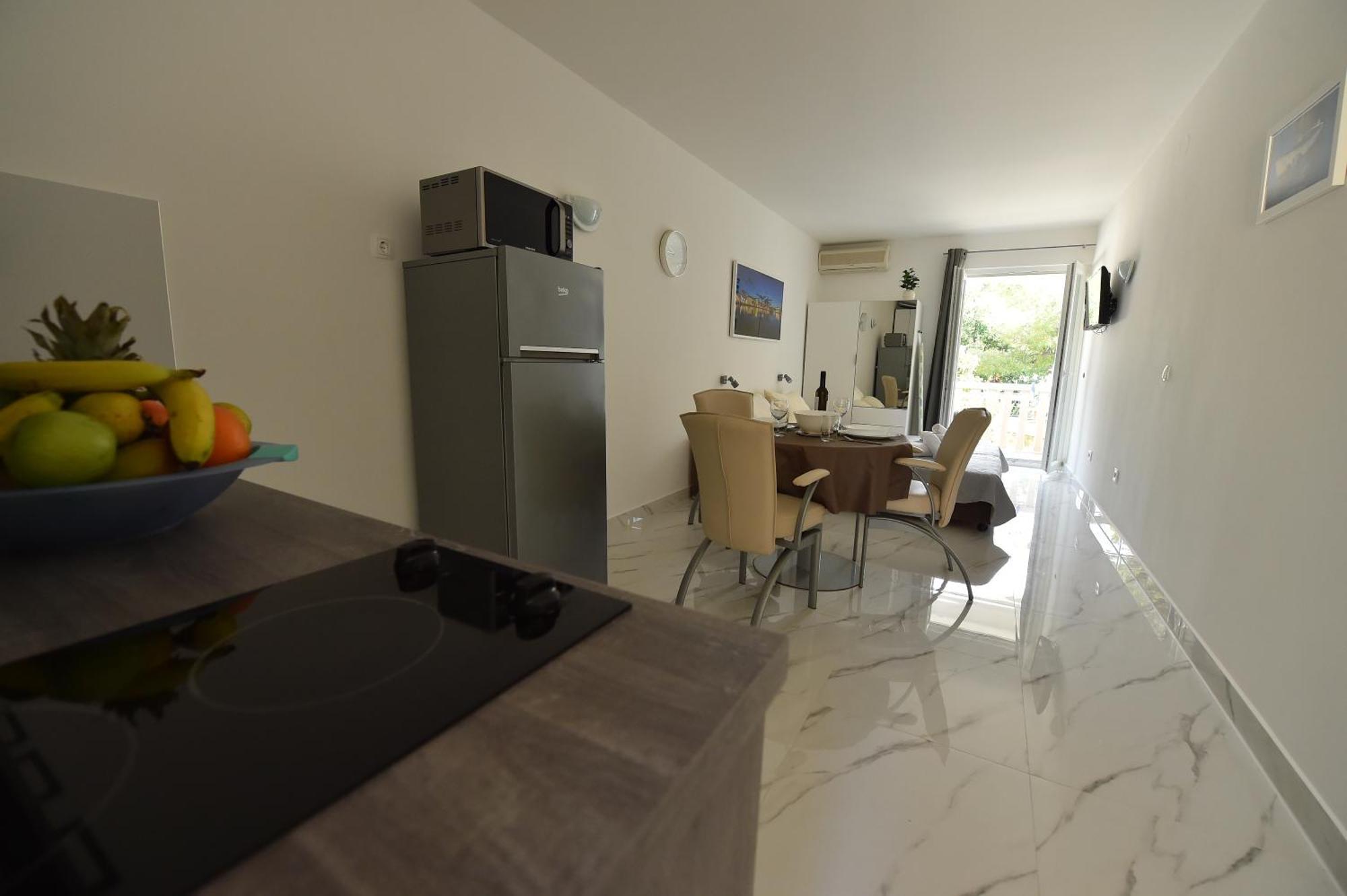 Apartment Vlado Podstrana